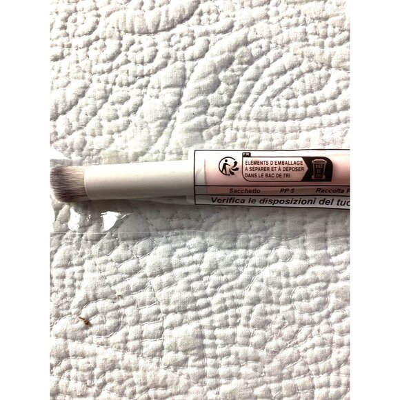 Makeup Concealer Brush #270 * New in Package. - Picture 3 of 3